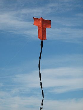 The original 2-Skewer Sode kite in flight.
