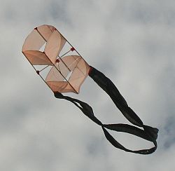 The MBK 1-Skewer Box kite. The MBK 1-Skewer Box kite.