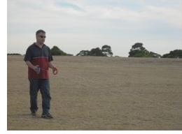 Walking backwards while letting out the flying lines. Walking backwards while letting out the flying lines.