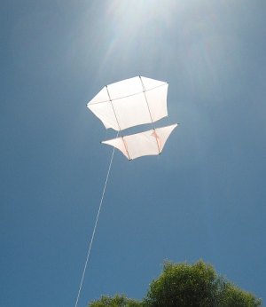 Our home-made Dopero soaring in the sun on a light-wind day. Our home-made Dopero soaring in the sun on a light-wind day.