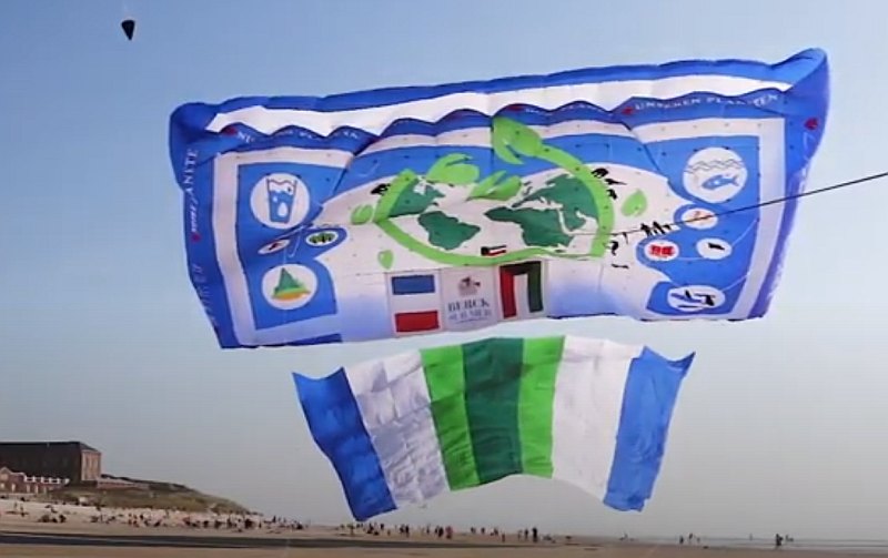The very largest Peter Lynn Mega Kite in the flag syle.