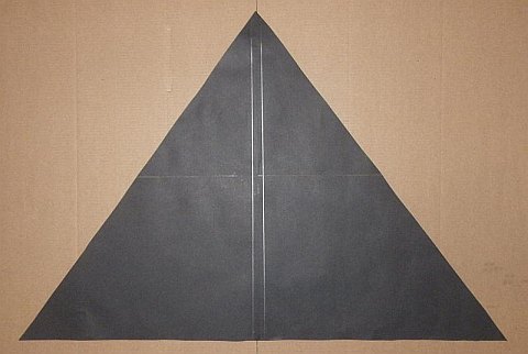 The Paper Delta kite - both guide lines drawn. The Paper Delta kite - both guide lines drawn.