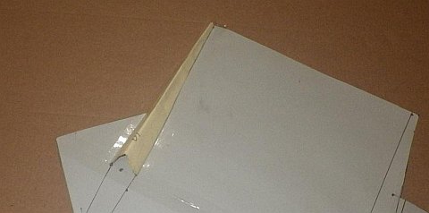 The Paper Sode kite - V-shape formed, all the way along.