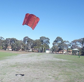 Learn how to make soft kites, from nothing more than plastic bags and packing tape. Only sound and well-tested designs here. All is explained, step by step with large photos.