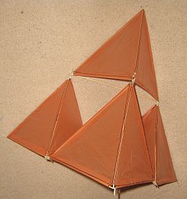 Easy Kitemaking: How to Build a Tetrahedral Kite - FeltMagnet